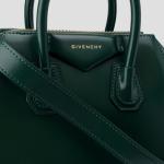 SMALL ANTIGONA BAG IN BOX LEATHER EMERALD GREEN en STOCK